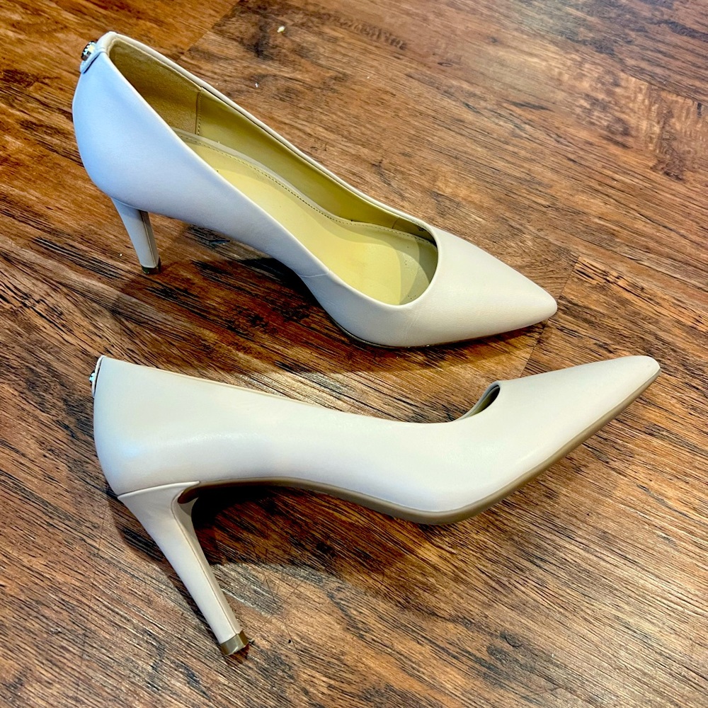 Worn once Michael Kors pumps